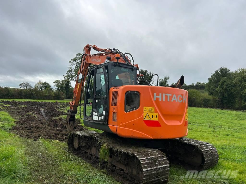 Hitachi ZX135-5 Bandgrävare