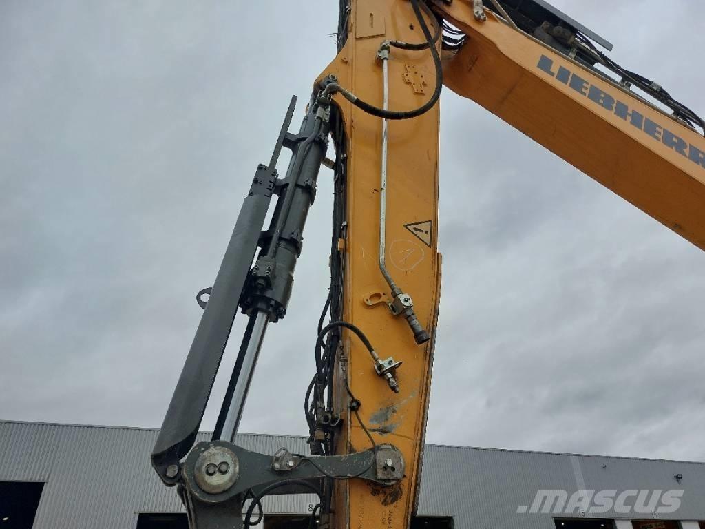 Liebherr R 936 LC Bandgrävare