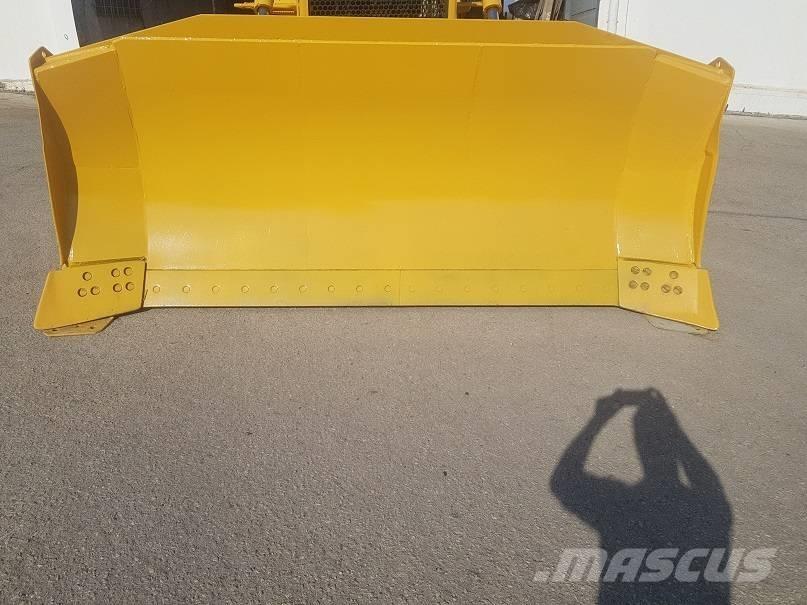 Komatsu D65EX-15 Bandschaktare