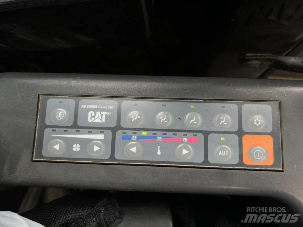 CAT 321D LCR Bandgrävare