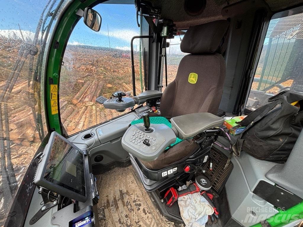 John Deere 1270G 8WD Skördare
