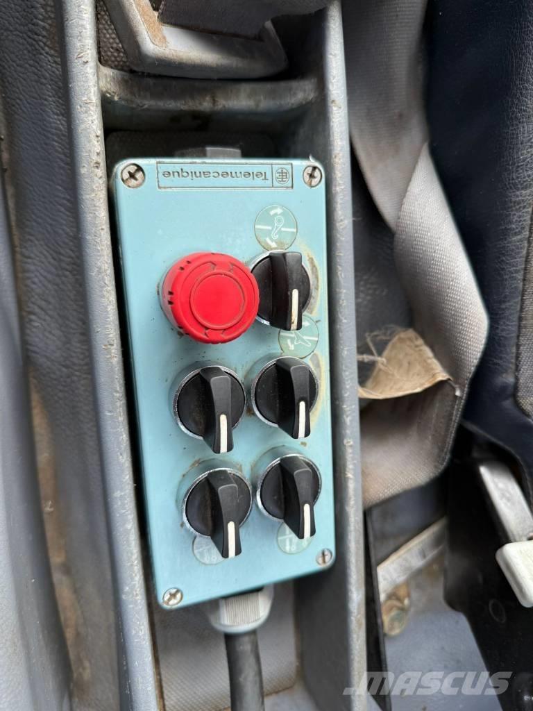 Mitsubishi FUSO Växelflak-/Containerbilar