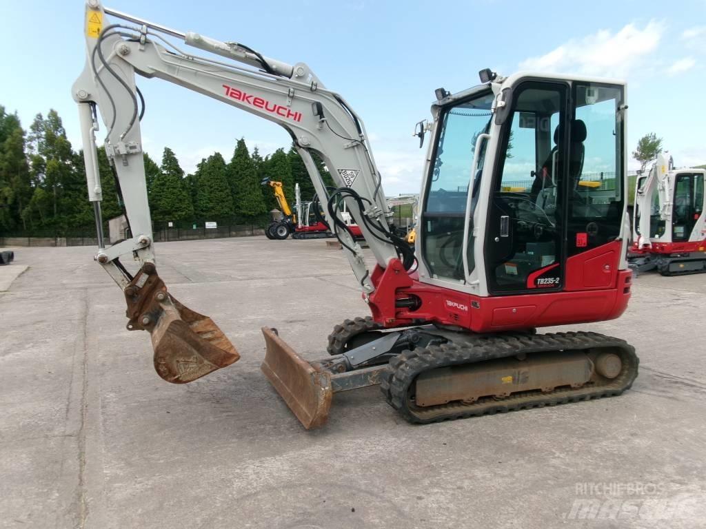 Takeuchi TB235-2 Minigrävare < 7t