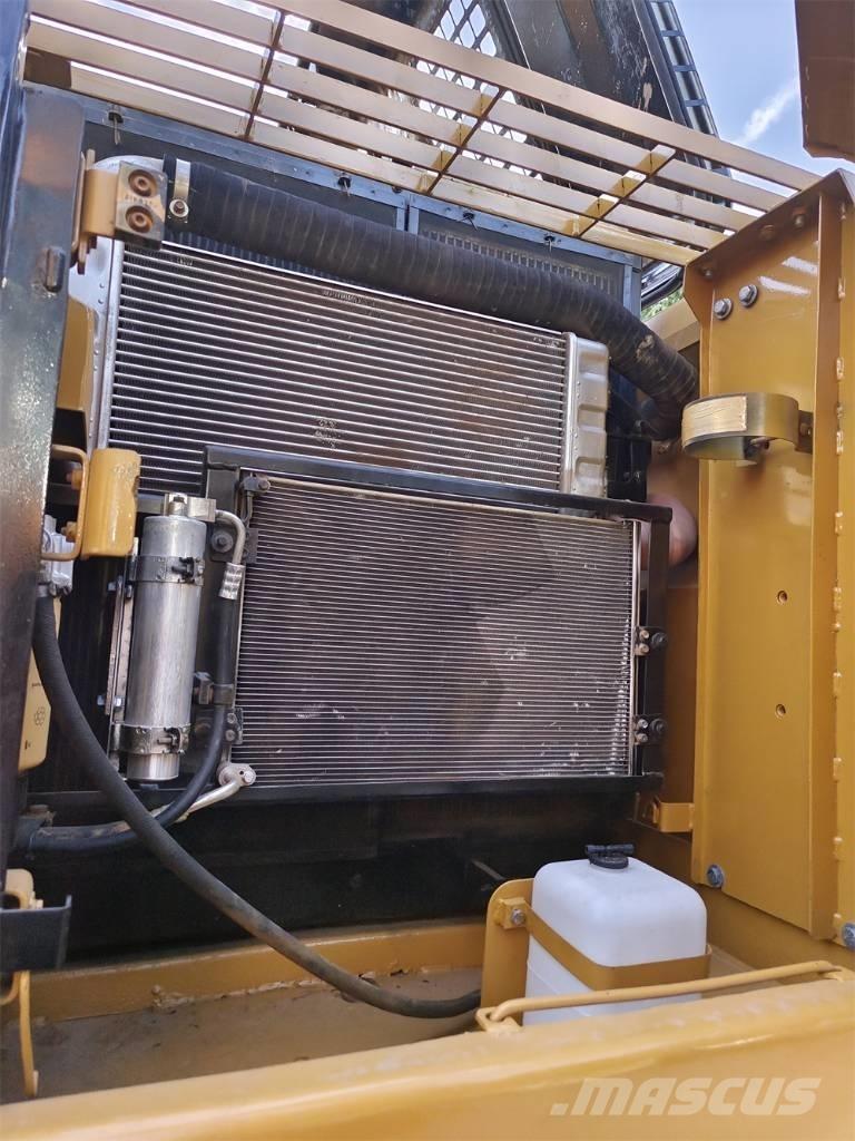 CAT 320 D Bandgrävare