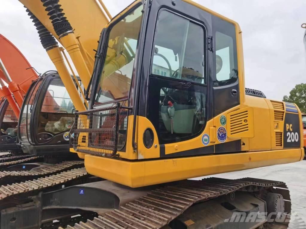 Komatsu PC 200-8 Bandgrävare