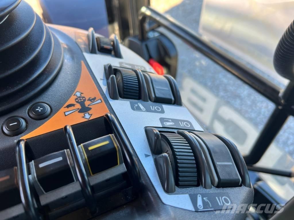 JCB Fastrac 4220 Traktorer