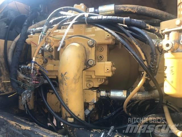 CAT 330 B L Bandgrävare