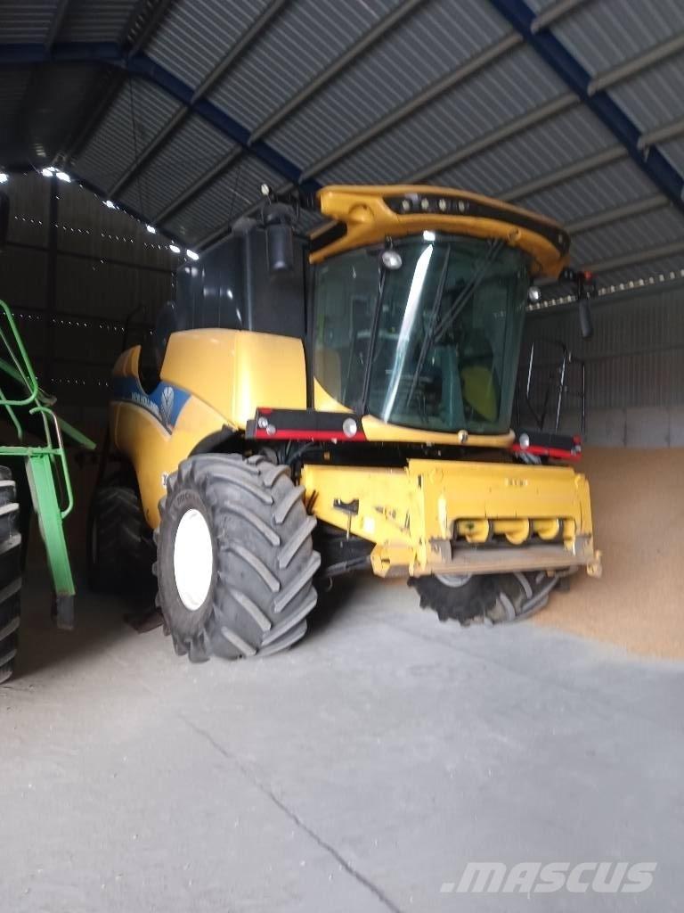 New Holland Cx 6.90 Skördetröskor
