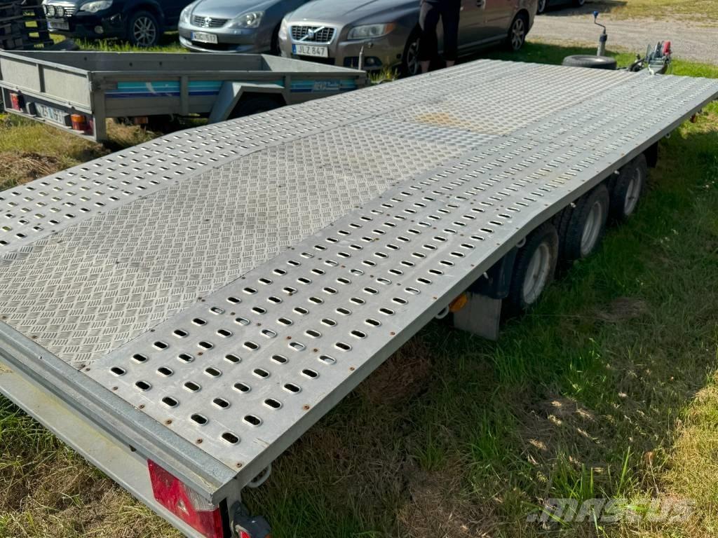 NIEWIADOW 02 Maskintransporter