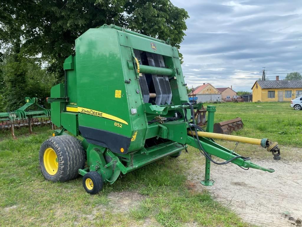 John Deere 852 Rundbalspressar