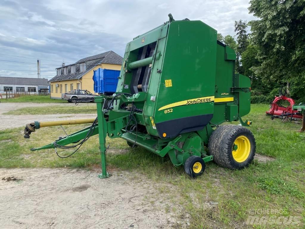 John Deere 852 Rundbalspressar