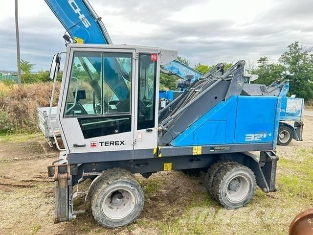 Fuchs MHL 320 Avfalls / industri hantering