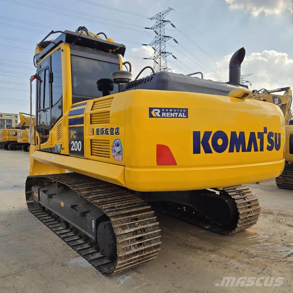 Komatsu PC 200-8 Bandgrävare