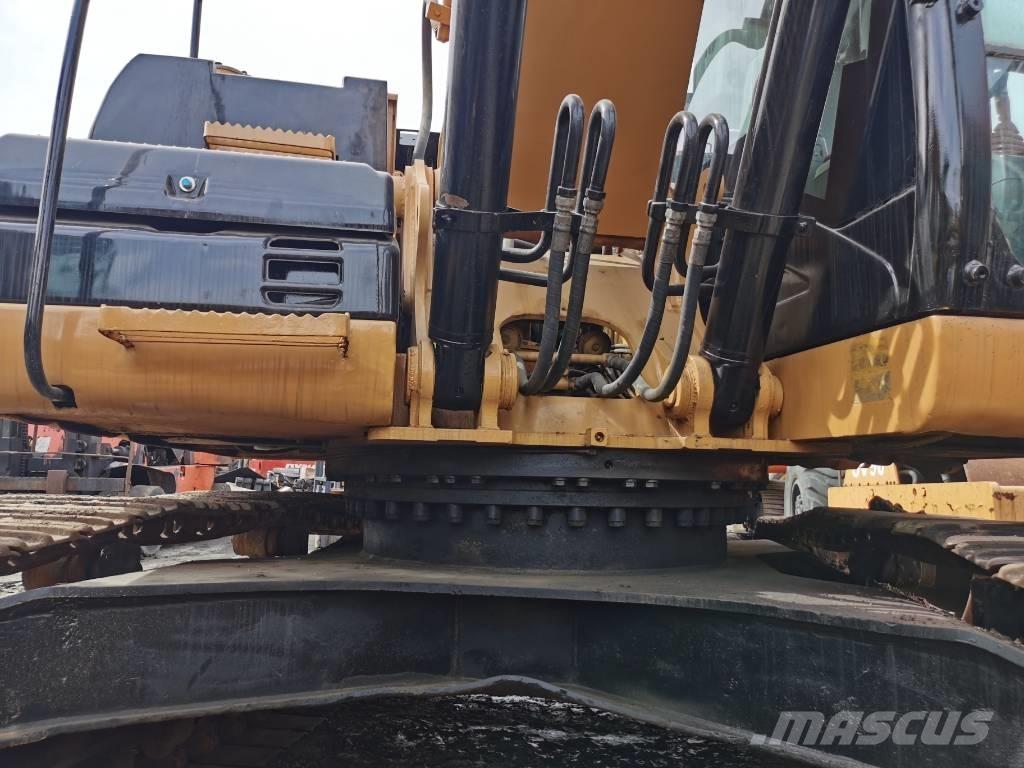 CAT 323D Bandgrävare