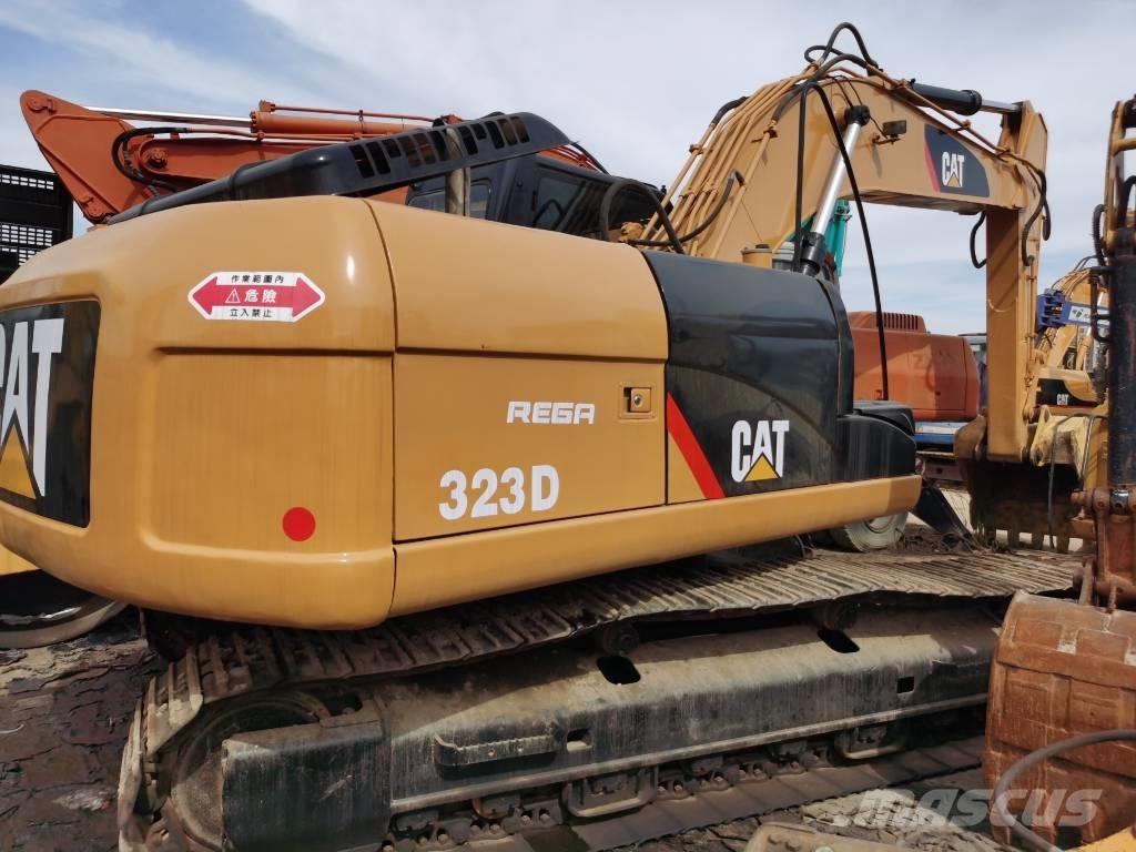 CAT 323D Bandgrävare