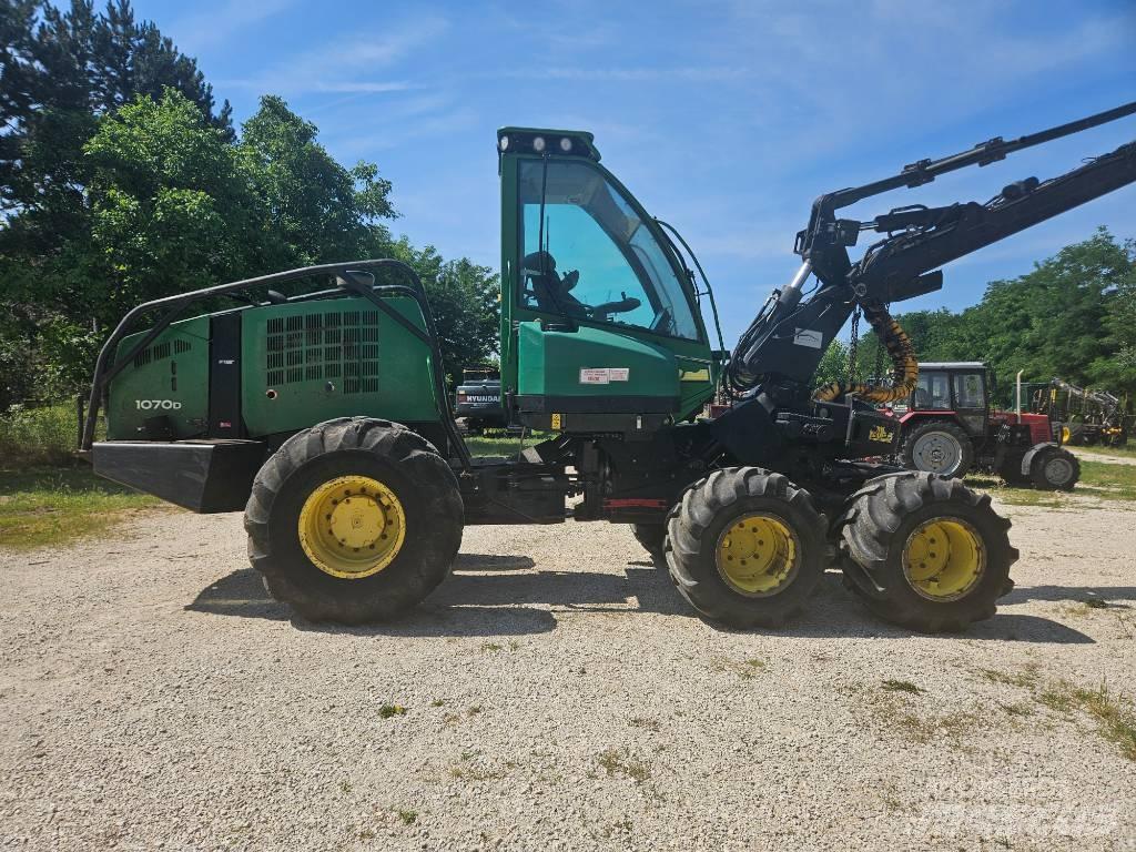 John Deere 1070 D Skördare