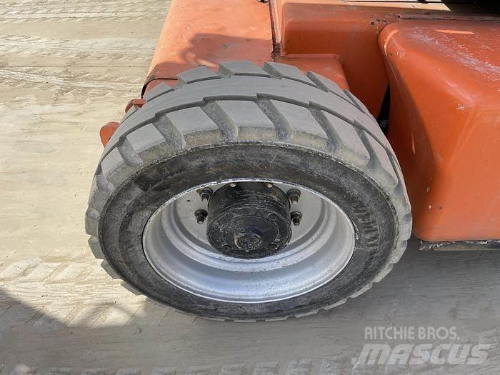 JLG E450AJ Bomliftar