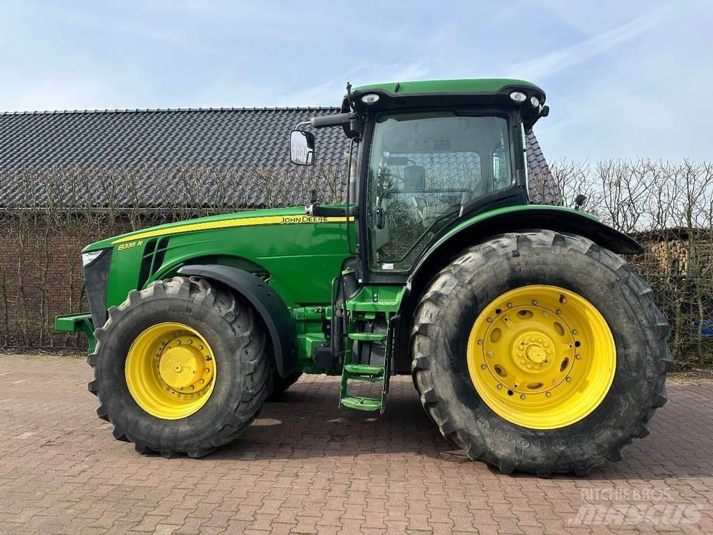 John Deere 8335R Traktorer