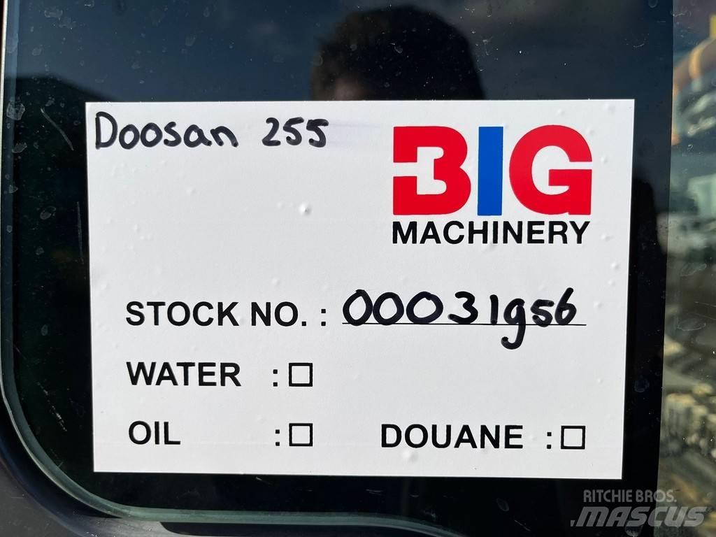Doosan DX255LC-3 Bandgrävare