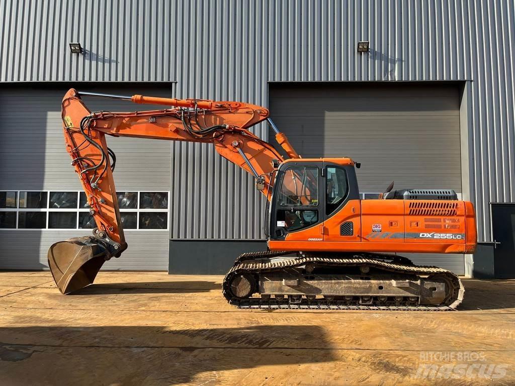 Doosan DX255LC-3 Bandgrävare