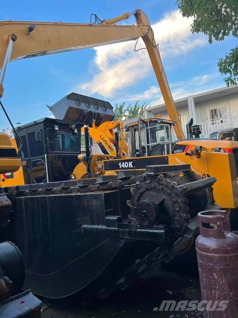 CAT 320 B L Amfibiska grävmaskiner