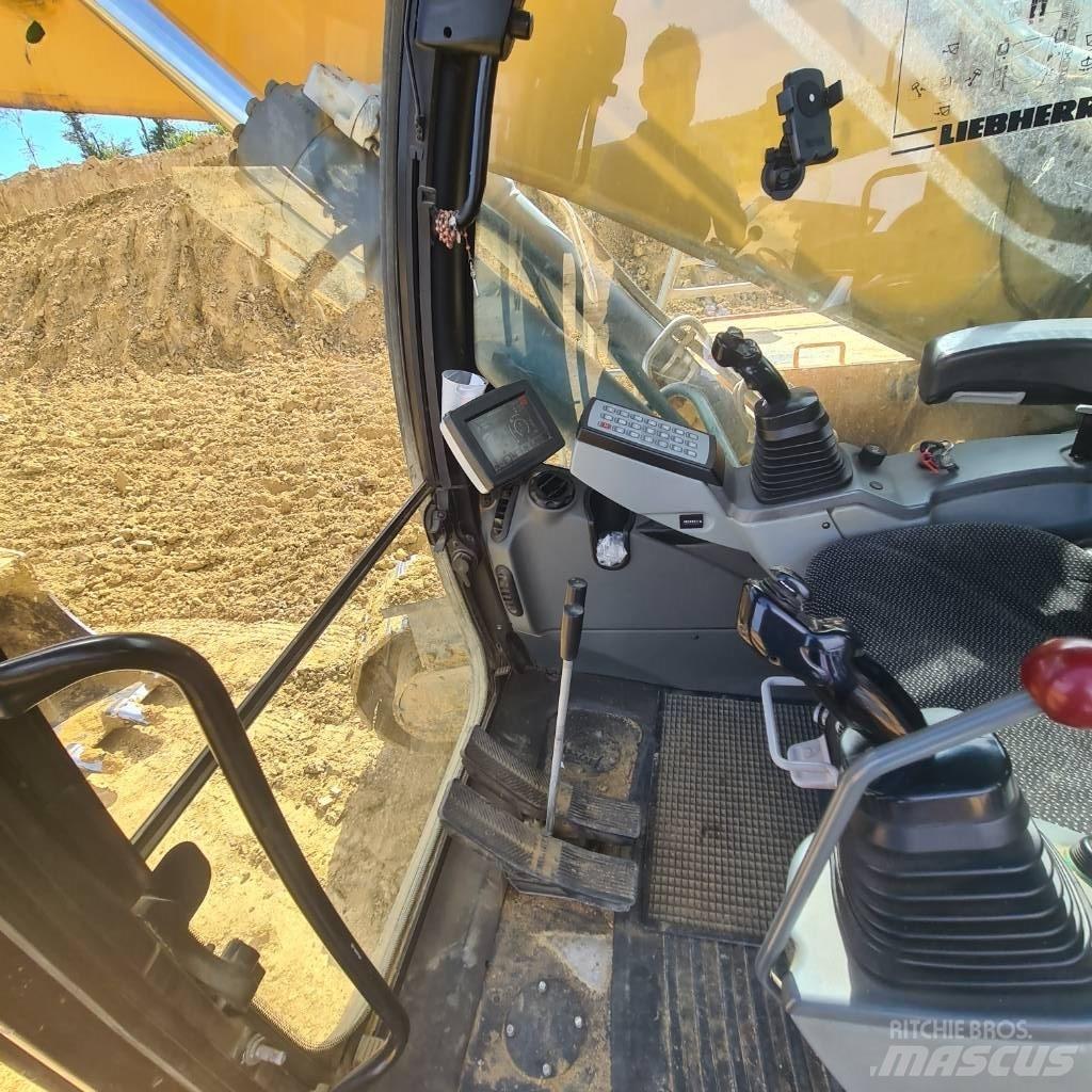 Liebherr R 936 LC Bandgrävare