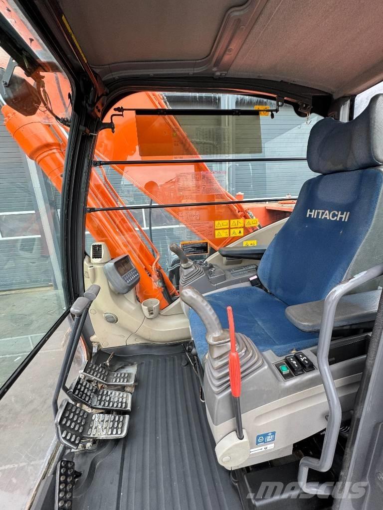 Hitachi ZX 250 LC-3 Bandgrävare