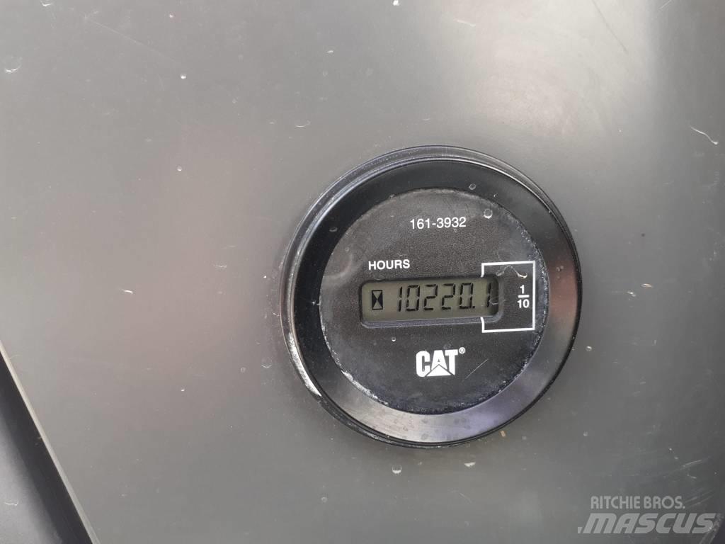 CAT 319 D L Bandgrävare