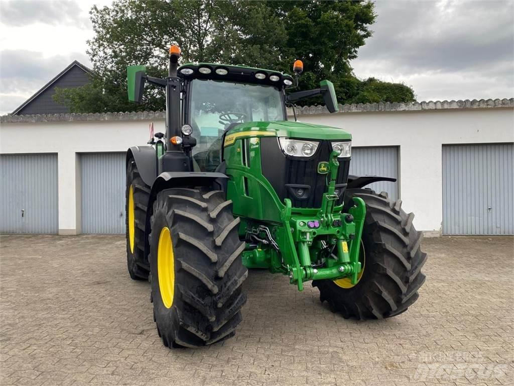 John Deere 6R 215 Traktorer