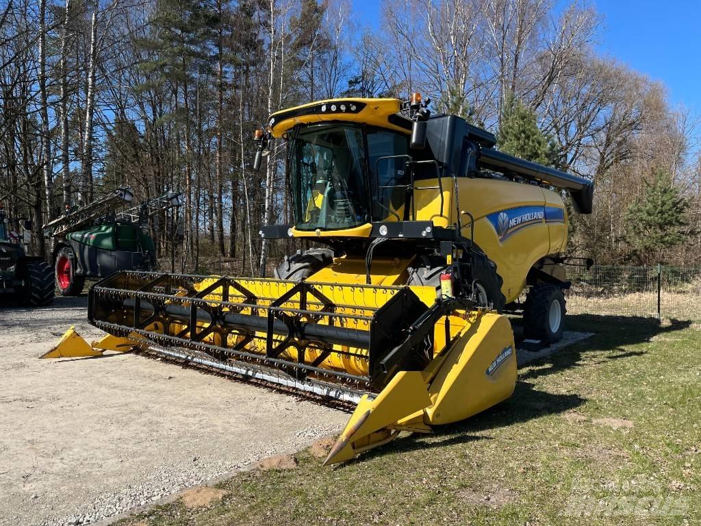 New Holland CX 6.80 Skördetröskor