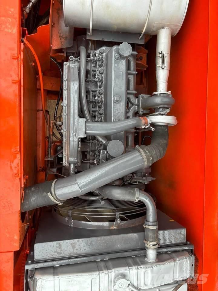 Doosan DX 225 LCA Bandgrävare