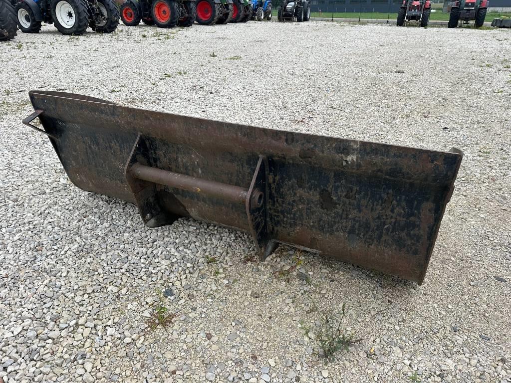  ŁYŻKA MANITOU 2,4 M Övrigt lastning och gräv