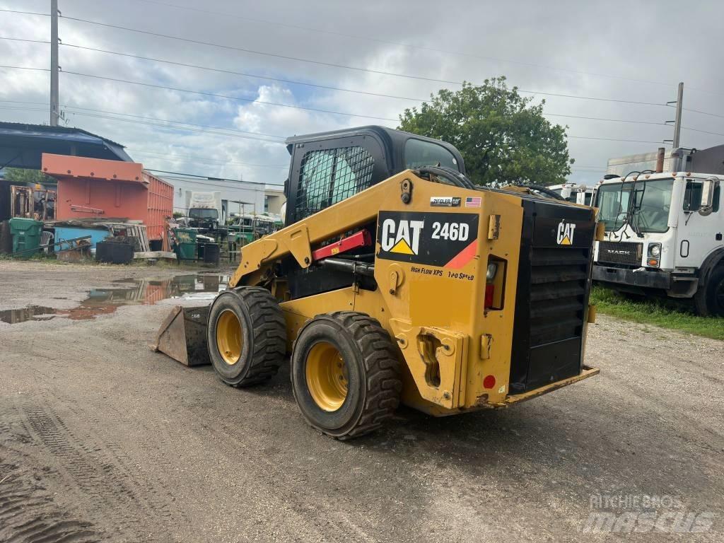 CAT 246 D Kompaktlastare