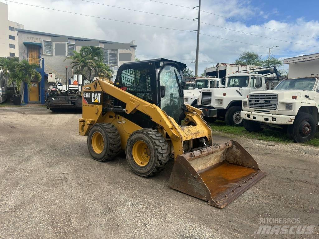 CAT 246 D Kompaktlastare