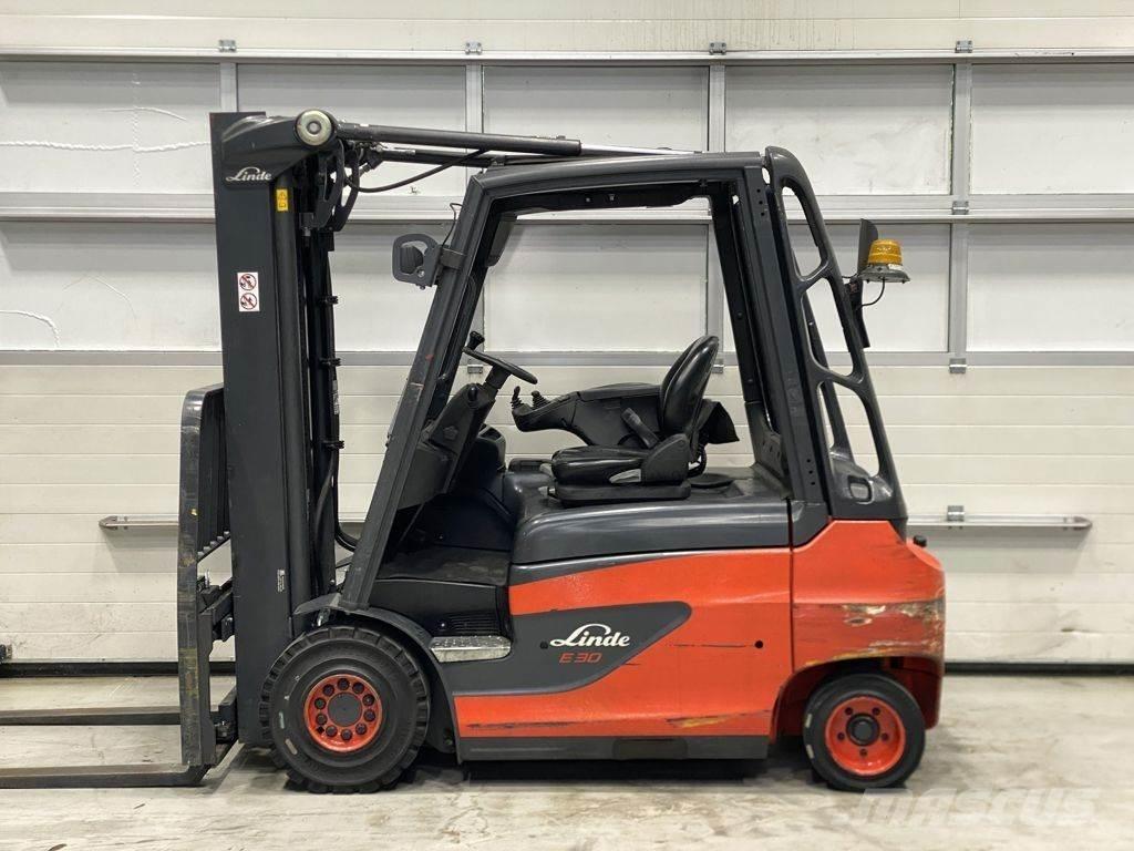 Linde E30-01 Elmotviktstruckar