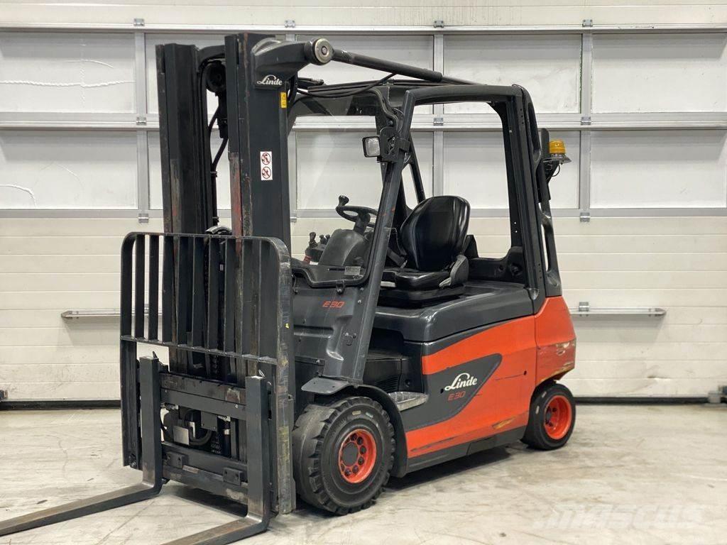 Linde E30-01 Elmotviktstruckar