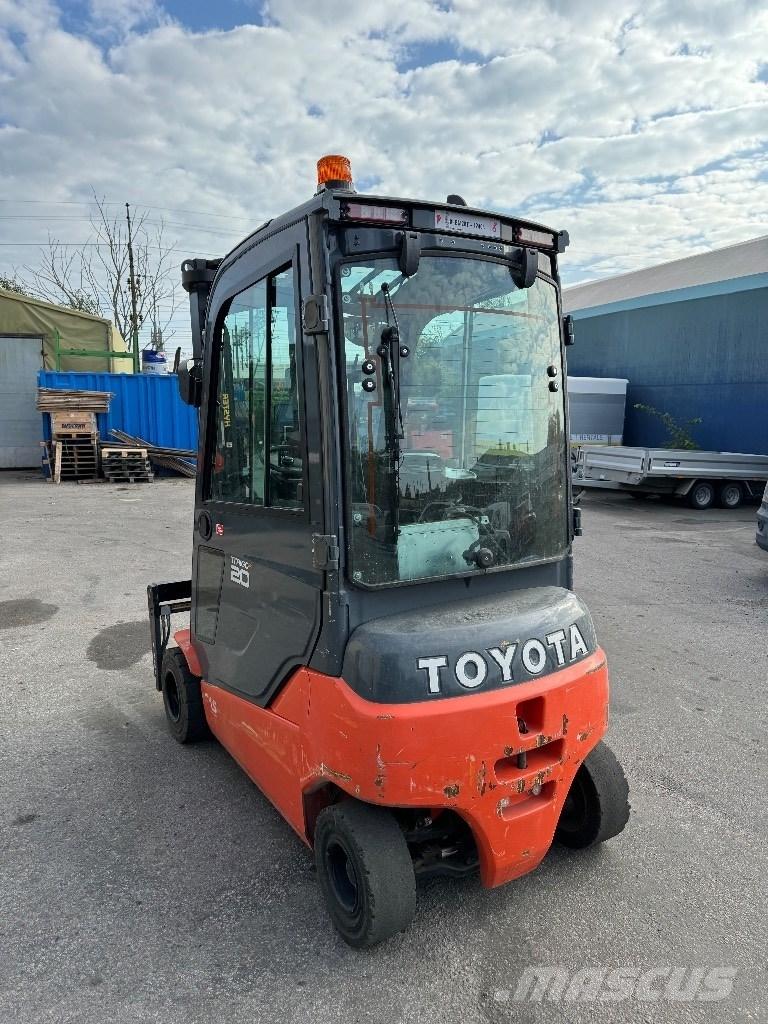 Toyota 8FBM20T Elmotviktstruckar
