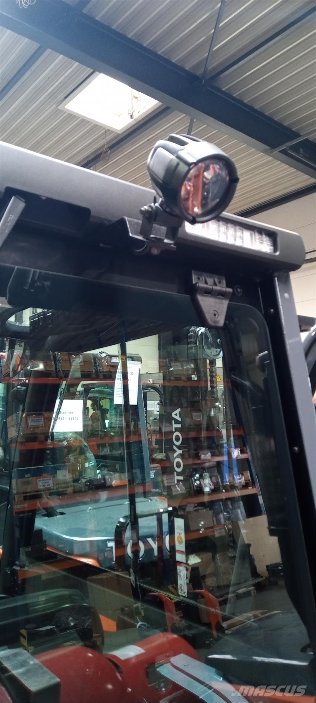 Toyota 02-8FGF25 Gasolmotviktstruckar