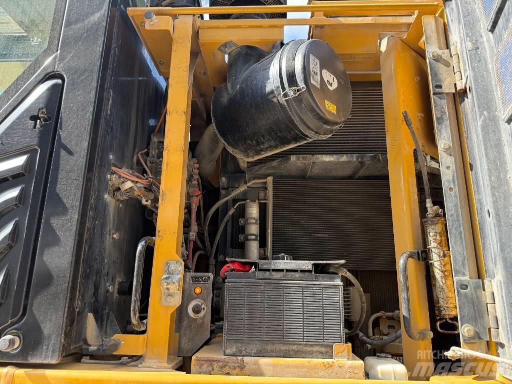 CAT 335 F L CR Bandgrävare