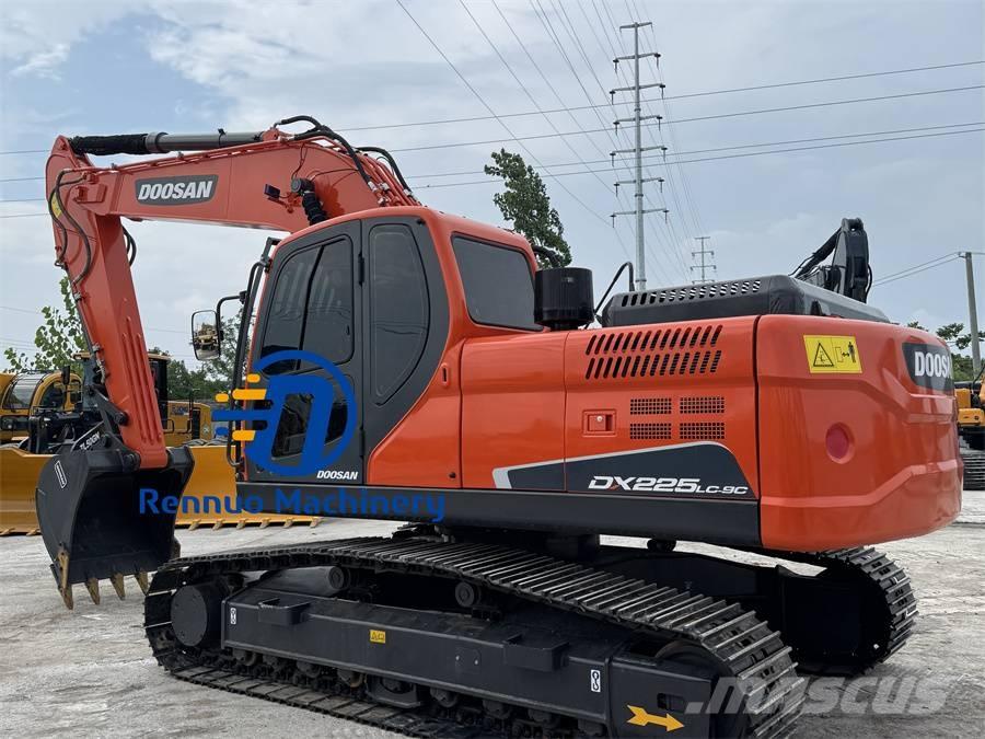 Doosan DX 225 LC-9C Bandgrävare