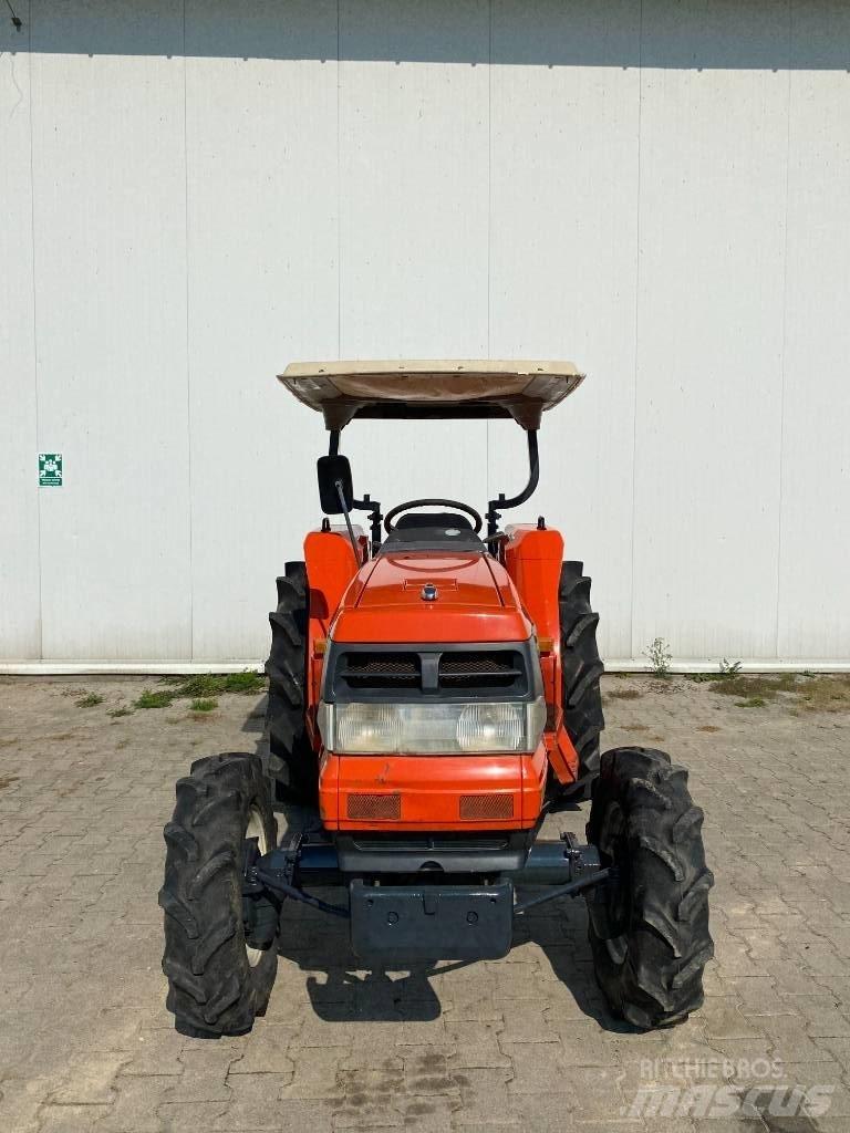 Kubota GL320 Kompakttraktorer