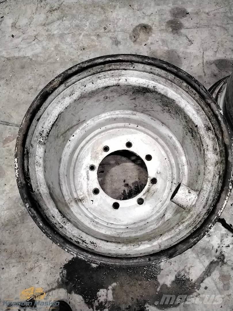 Gremo 950 20x22,5 Däck, hjul och fälgar