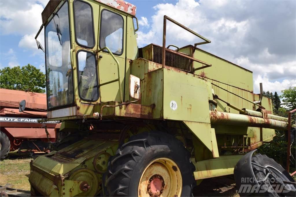 CLAAS Dominator 80 Skördetröskor