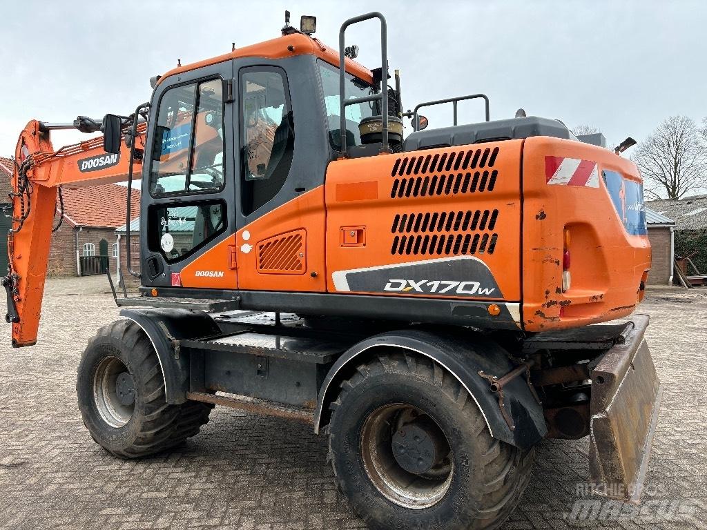 Doosan DX 170 W Hjulgrävare