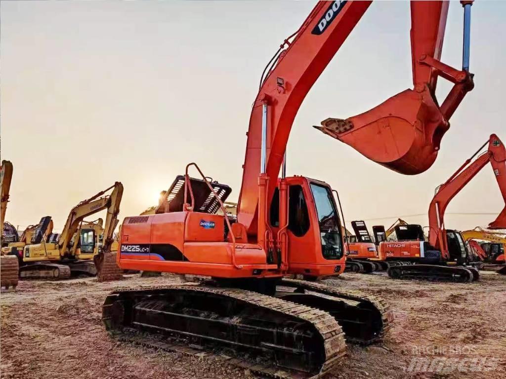 Doosan DH 225 LC-7 Bandgrävare