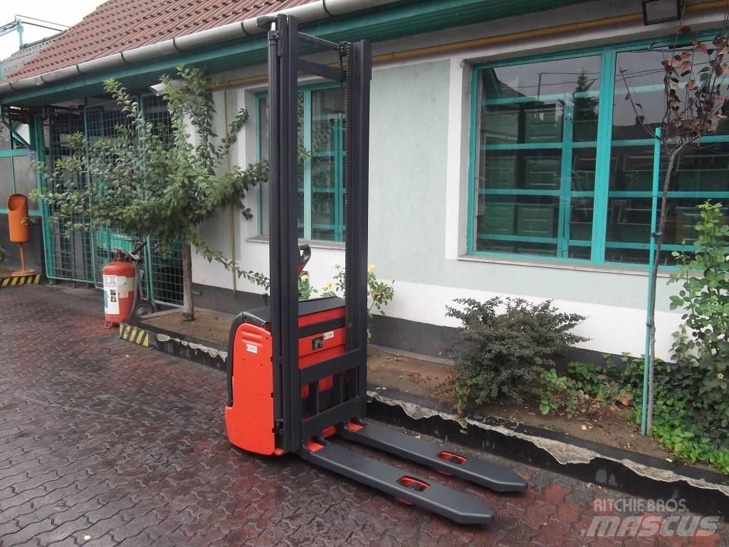 Linde L12 /379/ V-2097 Staplare