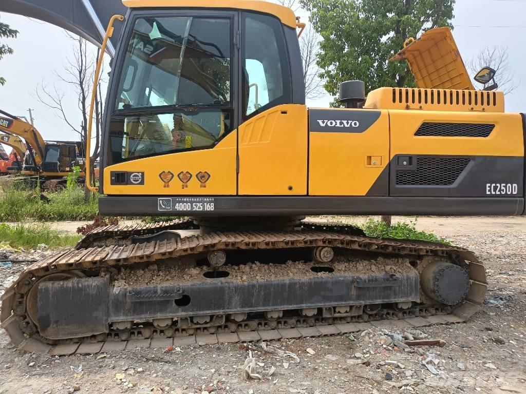 Volvo EC250D Bandgrävare