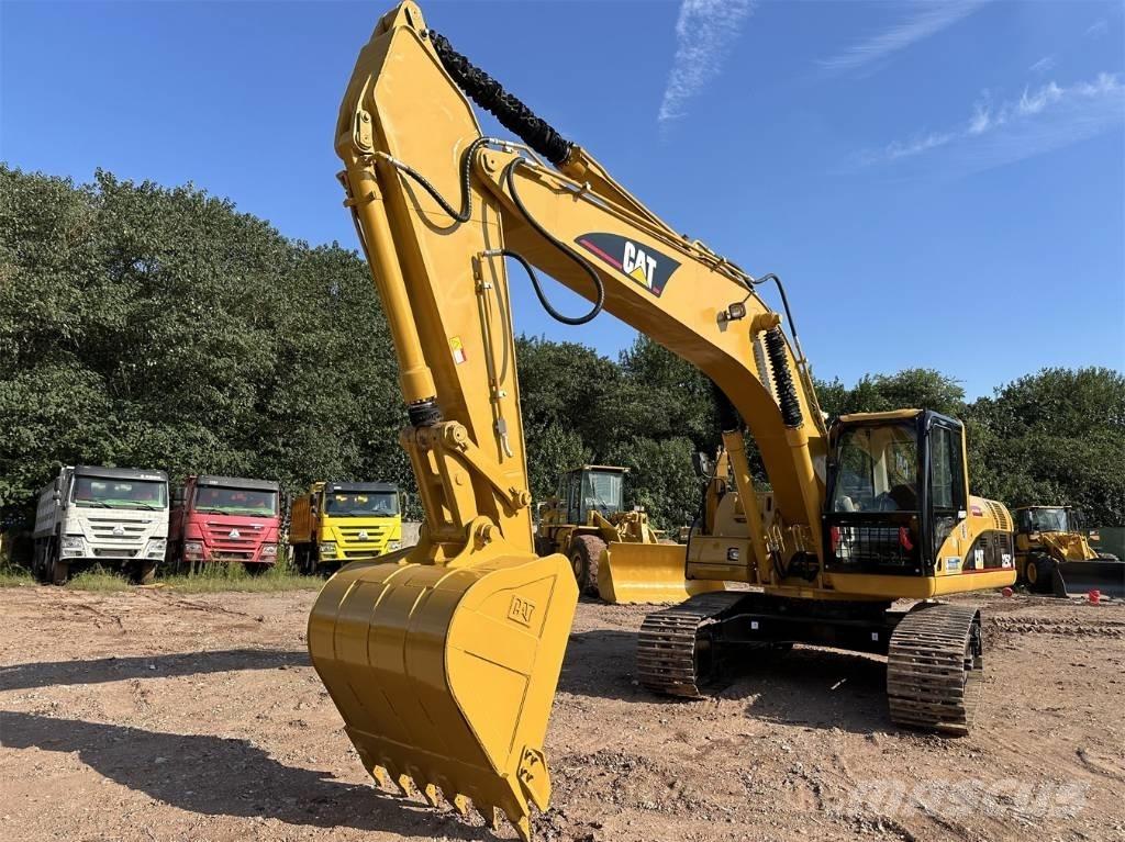 CAT 325 CL Bandgrävare