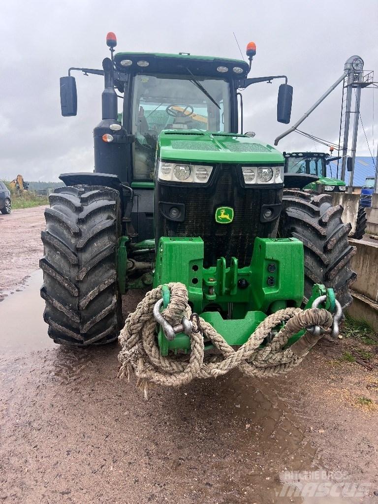John Deere 8320R Traktorer