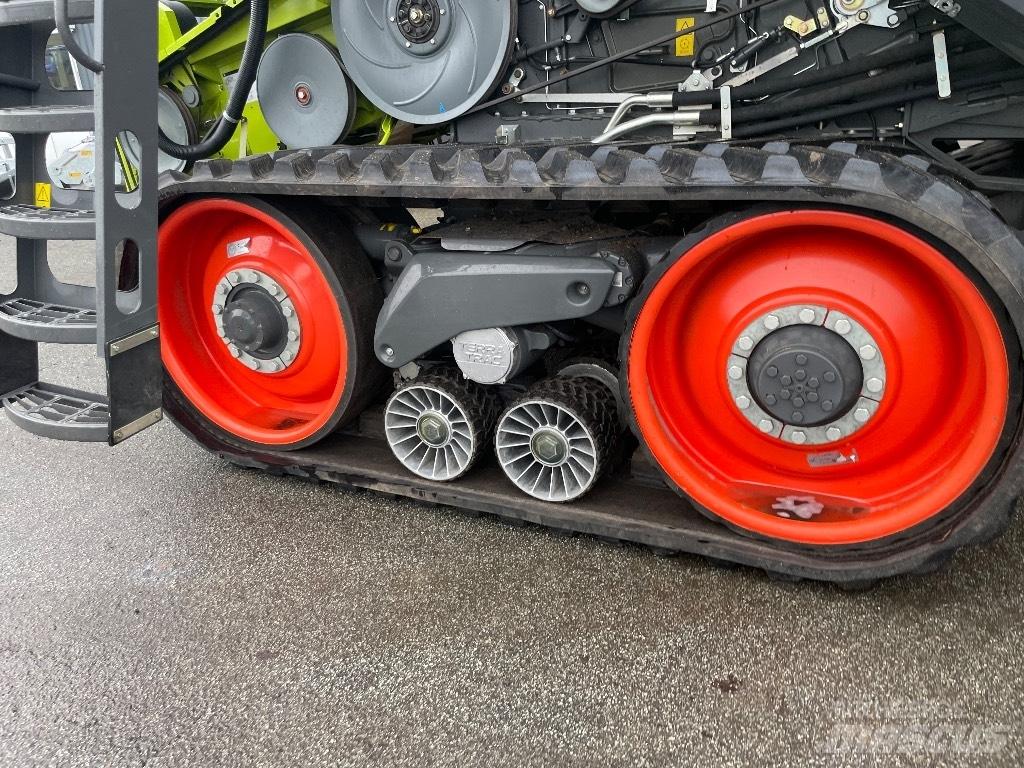 CLAAS Lexion 6900 TT Skördetröskor